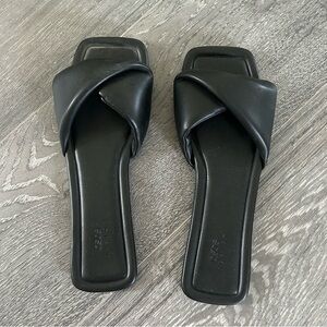 Black Sandal
